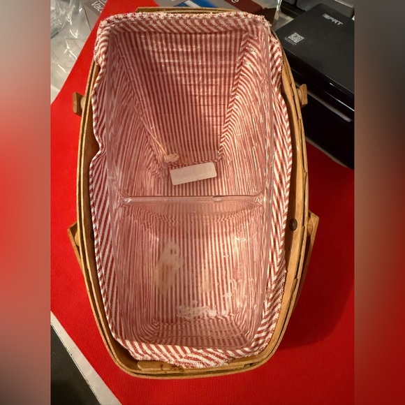 Longaberger Med. Vegetable Basket With Red/Wht Candystripe Liner and Protector - Picture 3 of 9